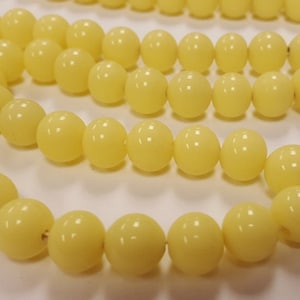 95 Vintage Japanese Cherry Brand Glass Pale Yellow 12mm. Smooth Round Beads 4617