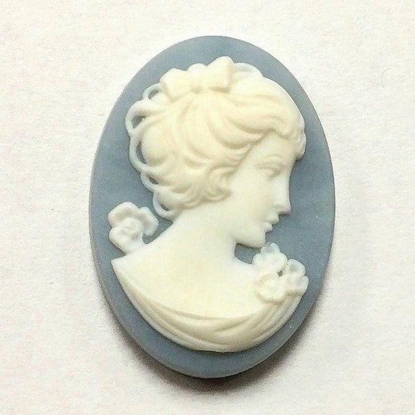 12 Vintage Wedgewood Blue Cream Lady Head Short Hair & Bow 25x18mm. Resin Cameos 1213L