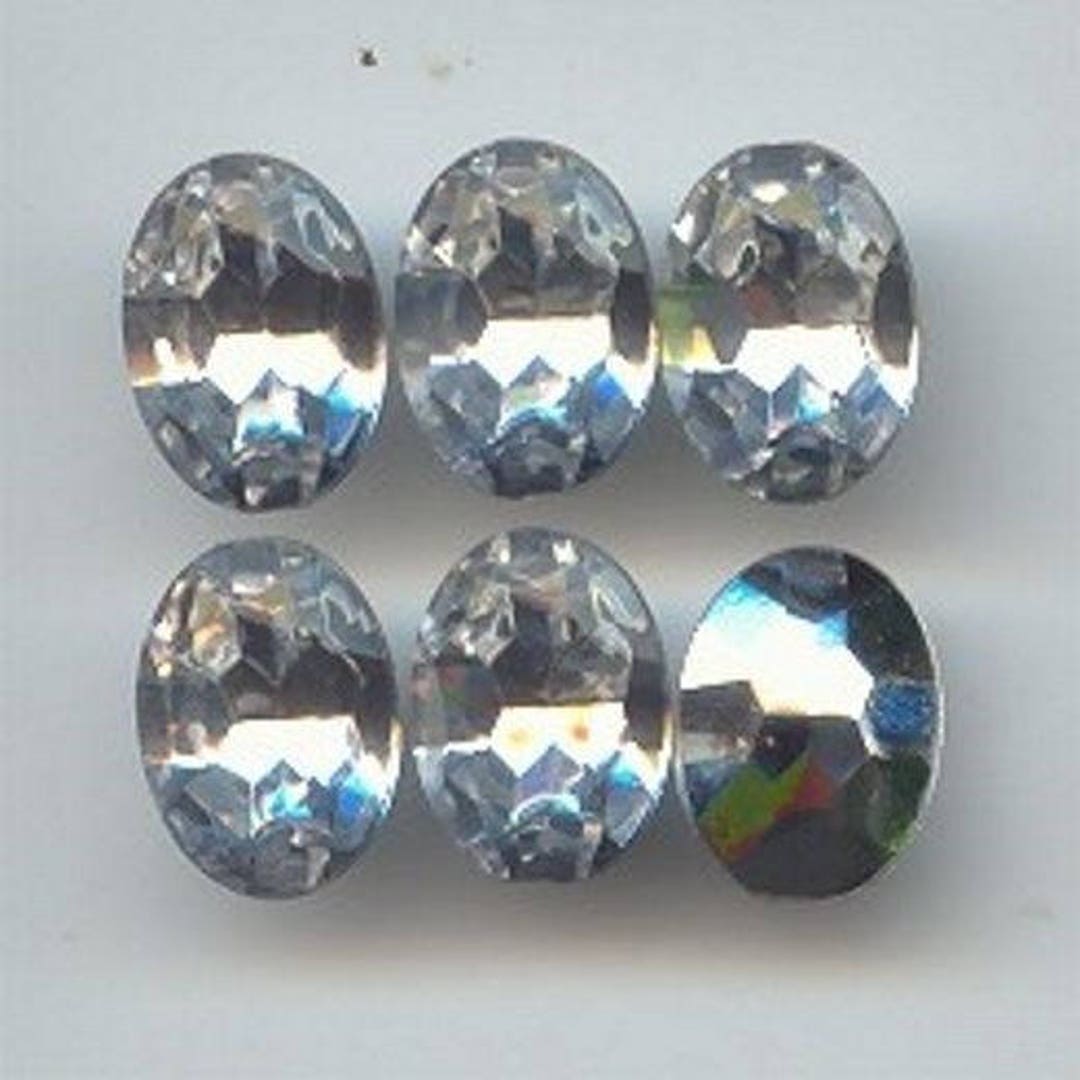 18 Vintage Crystal Acrylic Faceted 14x10mm. Oval Gem Jewels 6798