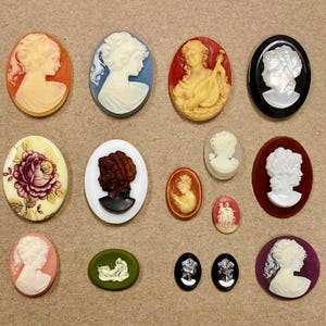 15 Vintage Cameos - Assorted Resin Acrylic Cameo Lot - DIY Jewelry Making, Repair & Crafting C80