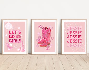Disco Cowgirl, personalisiertes Namensset oder 3 Drucke, rosa, Cowboystiefel, Wandkunst