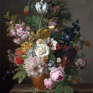 Puede incluir: Una pintura de naturaleza muerta de un vibrante arreglo floral en una maceta naranja. El ramo presenta una variedad de flores, incluyendo rosas rosas, peonías blancas y tulipanes rayados. El fondo es de un color oscuro y neutro, resaltando las coloridas flores.