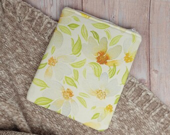 White Watercolor Daisies Kindle Sleeve, Book Sleeve, Ereader Cover, Tablet Sleeve, Book Gift, Book Pouch