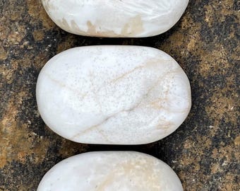 スコレサイトサン、カルセドニー、ブラックトルマリン入りクォーツ