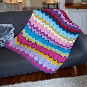 Hand-Knitted Chunky Chevron Blanket: Colourful Warm Sofa Throw