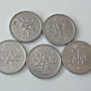 Japanese Coin Collection （1） Collection of Japanese Coins 1, 10,50, 100, & 500 Yen All Highly