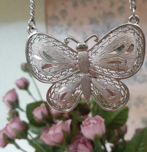Pendentif papillon argenté délicat • Mon Pendentif