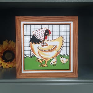 1980s / Mother Hen With Two Chicks / Wood Framed Tile Trivet / By The Barnyard Collection / Kitchen Wall Decor / Made in Taiwan