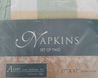 1995 / Avon Home Fashions / Vintage Plaid Napkins / Set of Two (2) / Sunweave Vera / 100 % Cotton / Unused / 17" x 17" / Like New