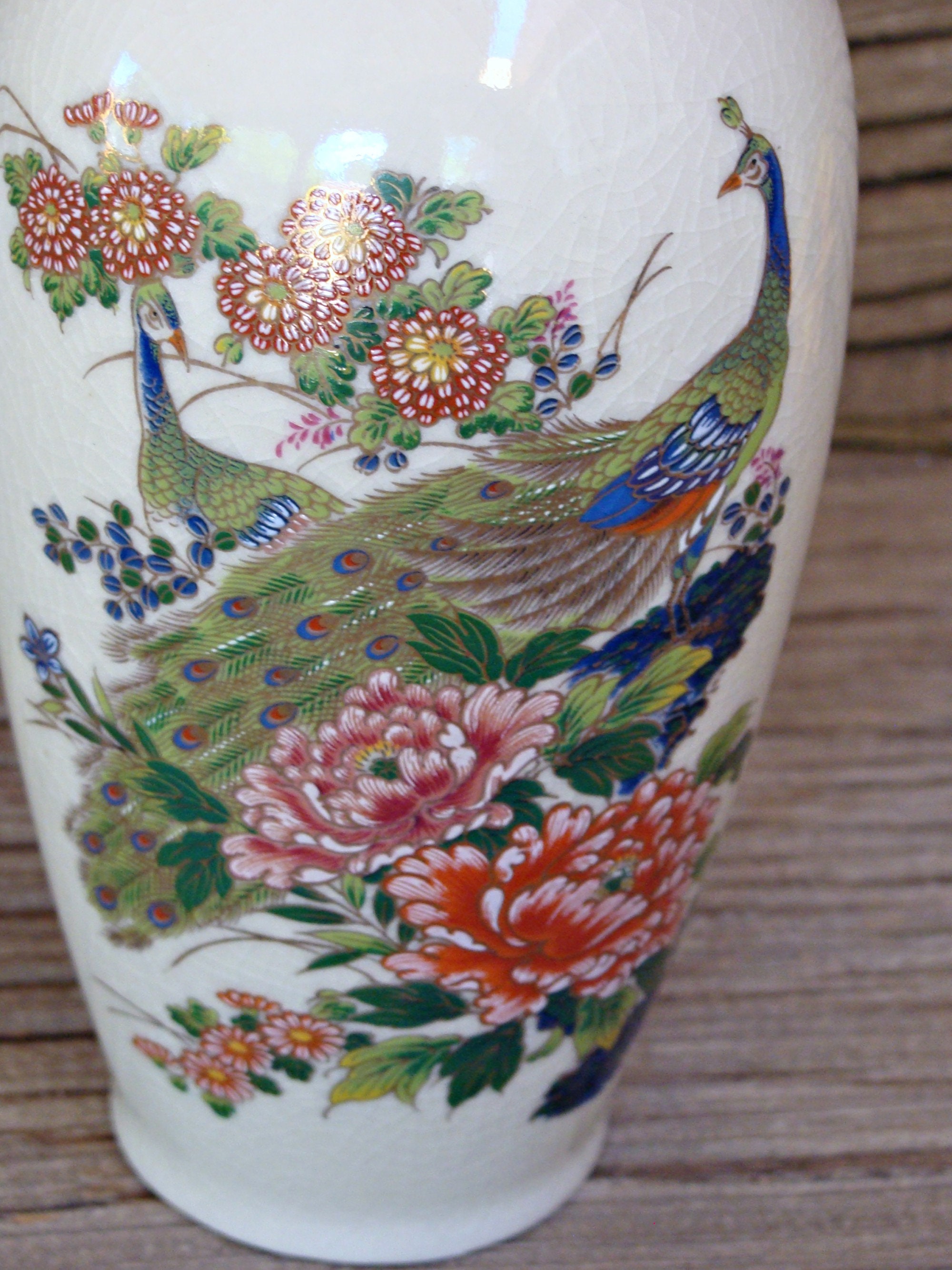 1960s / Oriental Vase / Peacocks & Floral / Original Artmark / 6