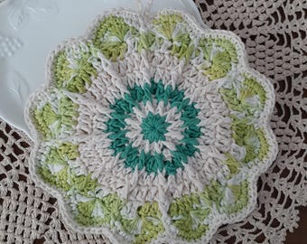 Handmade / Scalloped Pot Holder / Round Crocheted / 9"D / One Hot Pad / Hostess Gift / DOUBLE THICK / Large / Lt Green Limeade Ecru / COTTON
