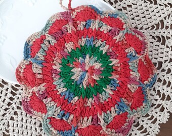 Handmade / Scalloped Pot Holder / Round Crocheted / 9 1/4"D / One Hot Pad / DOUBLE THICK / Large / Painted Desert, Green & Red / COTTON