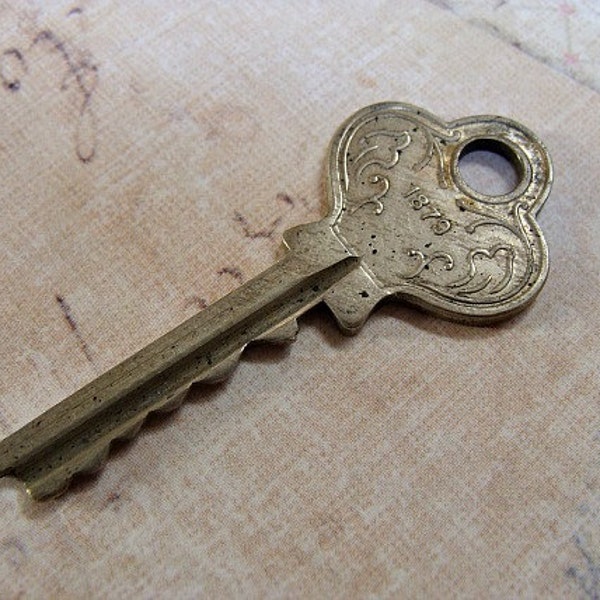 1 Genuine Vintage Neumann Key
