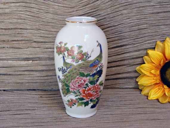 1960s / Oriental Vase / Peacocks & Floral / Original Artmark / 6