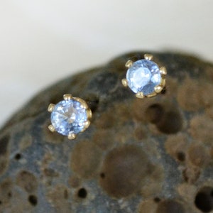 light blue sapphire stud earrings /// tiny 3mm natural Kanchanaburi blue sapphires set in solid 14k gold • september birthstone