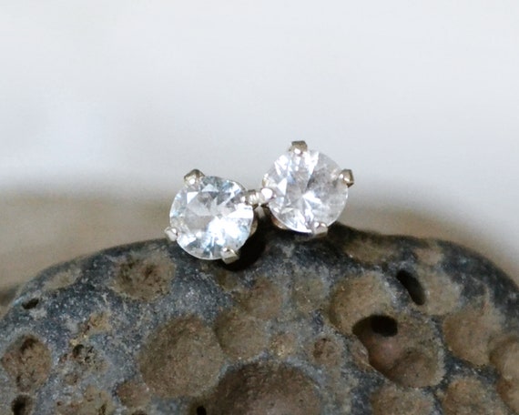 Natural white sapphire stud earrings clearance
