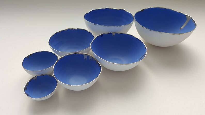 Set of 7 stoneware fine bone china nesting bowls in blue and white with real platinum finish. Gift for her image 2