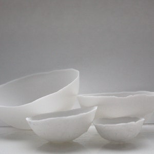 Set of 4 English fine bone china nesting stoneware bowls image 1