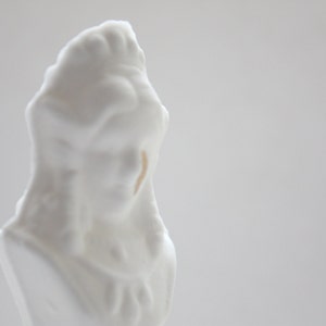 Chess piece The Queen from English fine bone china with a gold tear image 1