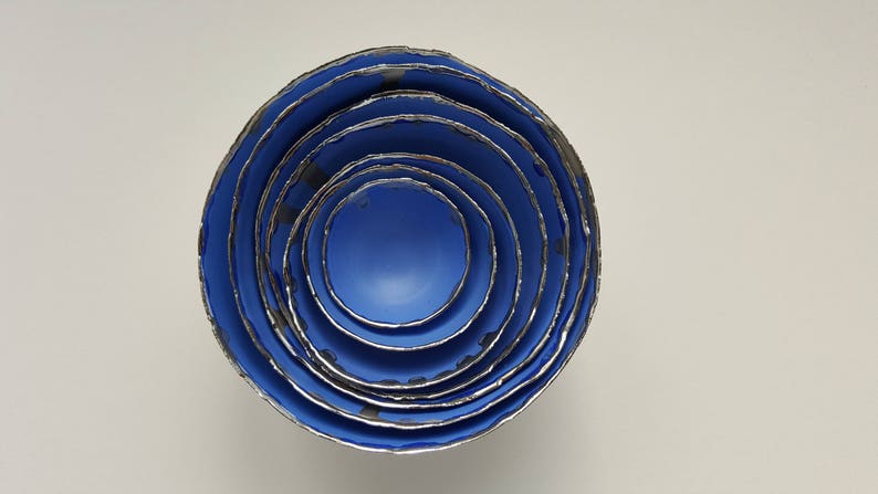 Set of 7 stoneware fine bone china nesting bowls in blue and white with real platinum finish. Gift for her image 3