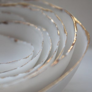 Stoneware fine bone china bowls with real gold in 7 differnt sizes. Ring dish image 4