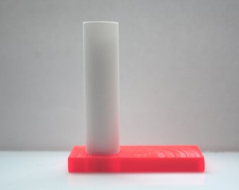 Vase tube mini en grès porcelaine fine anglaise et un acrylique orange base - soliflore