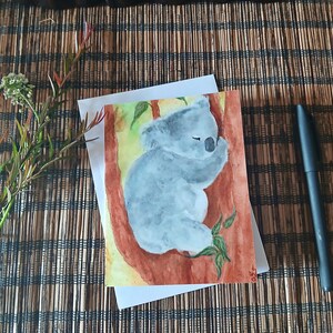 Carte de correspondance / carte-cadeau vierge fantaisiste - Koala somnolent mignon dans la brousse australienne