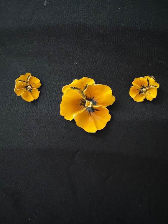 Vintage Brooch and Earrings—Gold and Yellow Pansy 