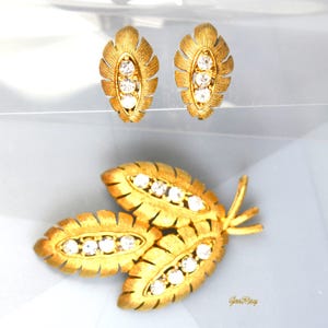 JJ Statement Vintage Jewelry Set Gold Floral Leaves Brooch Pin Earrings, Vintage Rhinestones
