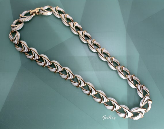 Vintage White Enamel Gold Collar Choker Link Neck… - image 3