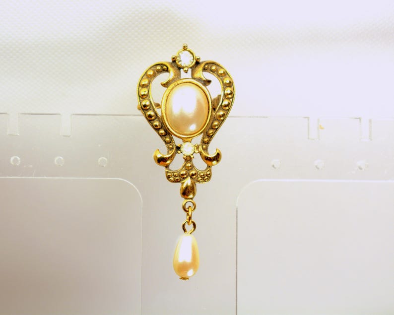Victorian Style Dangle Pearl Brooch Pin
