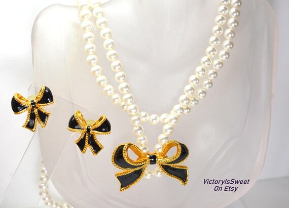 KJL for Avon Vintage Black Enamel Bow Pendant Nec… - image 3