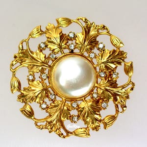 Victorian Nouveau Style Gold Metal Brooch Pin Filigree Faux Pearl Wreath, Vintage Runway Couture Statement