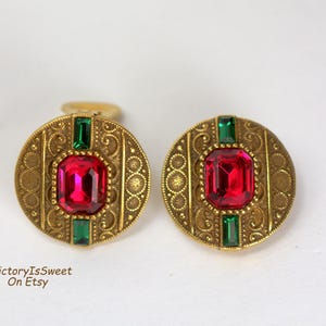 Pendientes con clip de estilo victoriano de 1928 Jewelry Company con piedras falsas en tono dorado