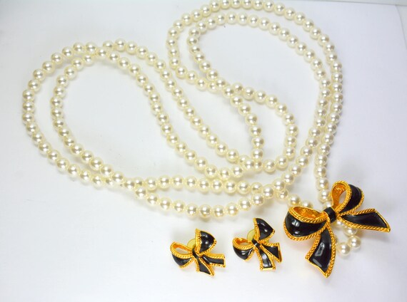 KJL for Avon Vintage Black Enamel Bow Pendant Nec… - image 7