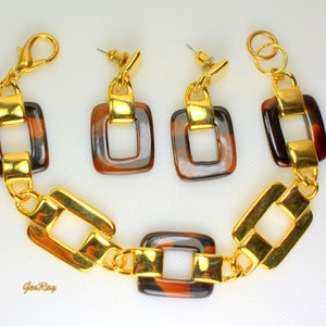 Link Bracelet and Earrings Gold Swirl Butterscotch Lucite, Runway Jewelry Set