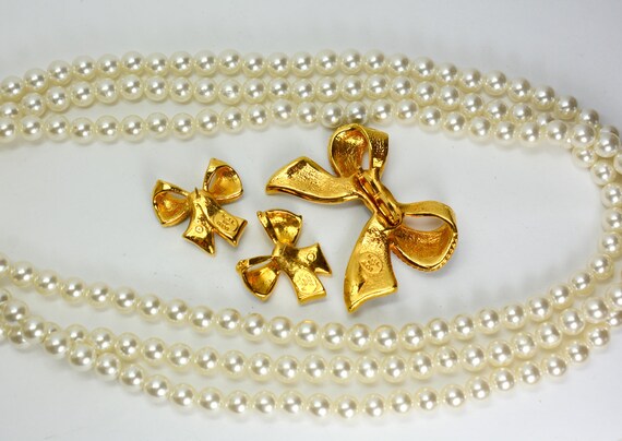 KJL for Avon Vintage Black Enamel Bow Pendant Nec… - image 9