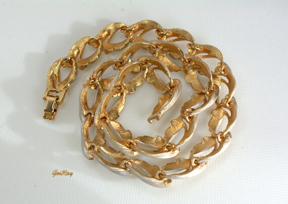 Vintage White Enamel Gold Collar Choker Link Neck… - image 5