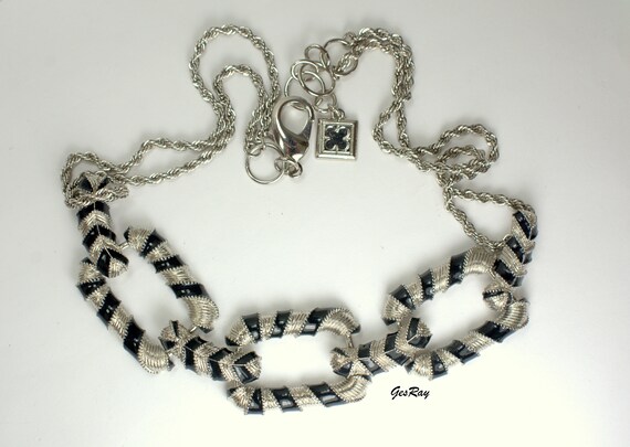 BCBG BCBGMAXAZRIA チョーカー カラー ネックレス ステートメント 