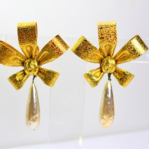 Vintage Miriam Haskell Ribbon Bow Baroque Pearl Earrings