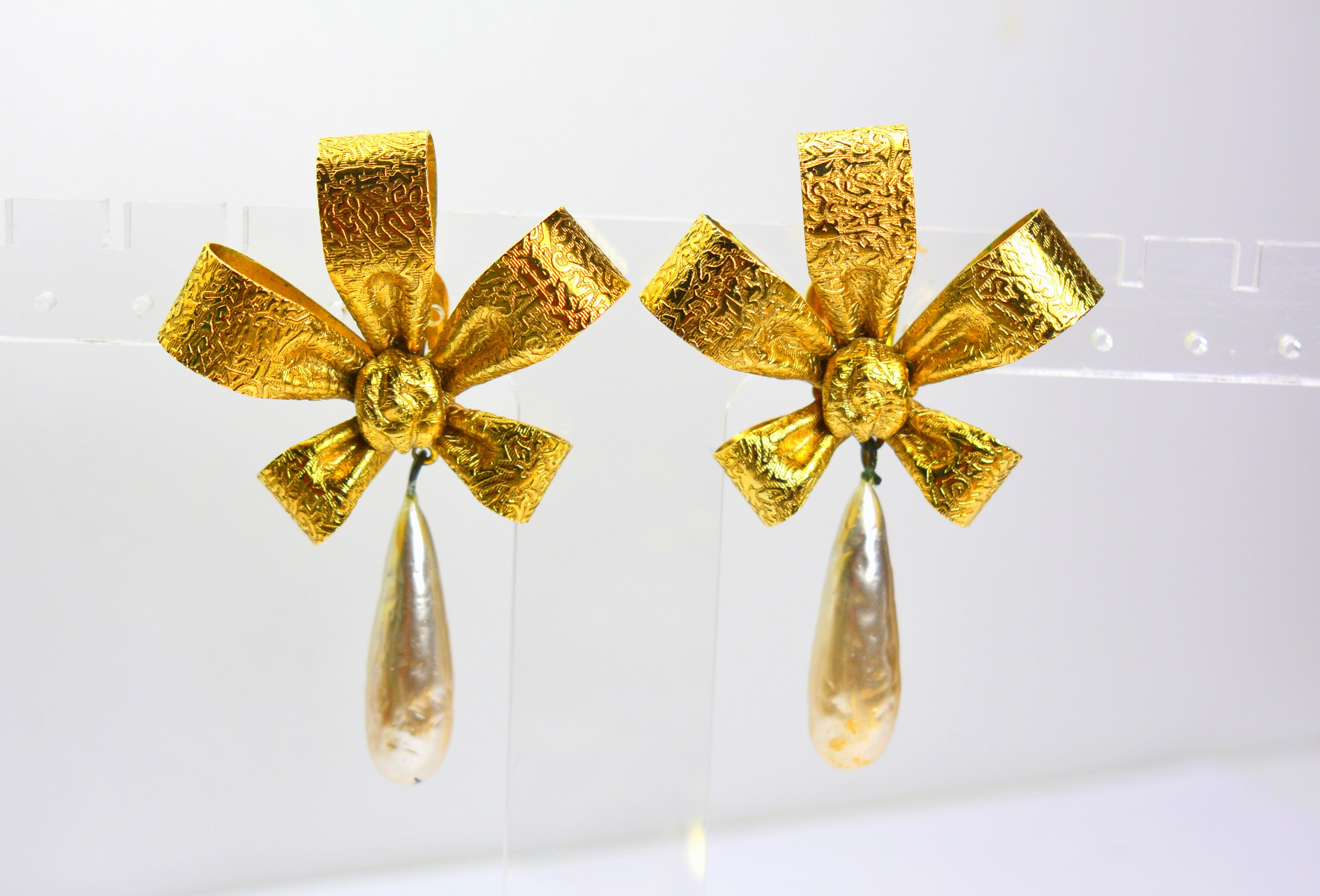 Vintage Miriam Haskell Ribbon Bow Baroque Pearl Earrings