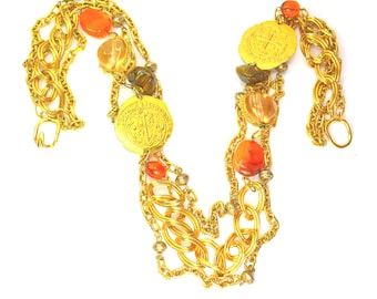 Collar Les Bernard Couture: cadena vintage de lucita y moneda dorada