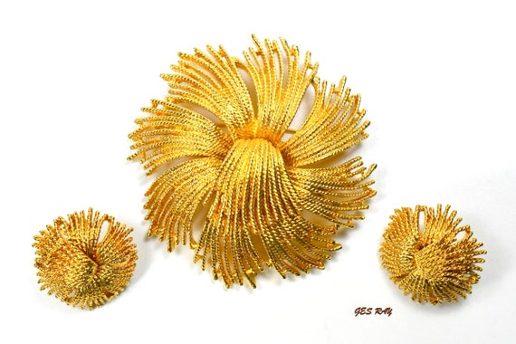 Monet Cordelia Tassel Blossom Brooch & Clip on Ear
