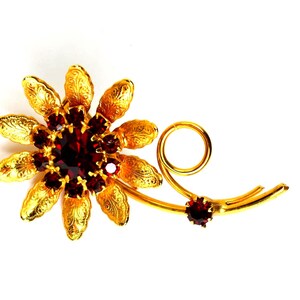 Brooch Pin Gold Plated Flower Floral Ruby Red Rhinestones