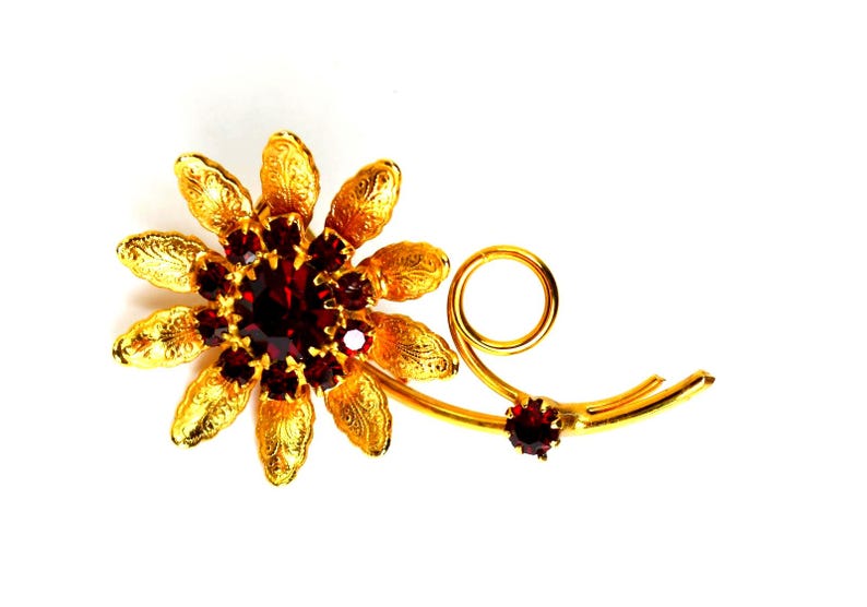 Brooch Pin Gold Plated Flower Floral Ruby Red Rhinestones