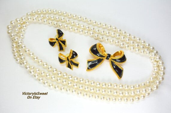 KJL for Avon Vintage Black Enamel Bow Pendant Nec… - image 5