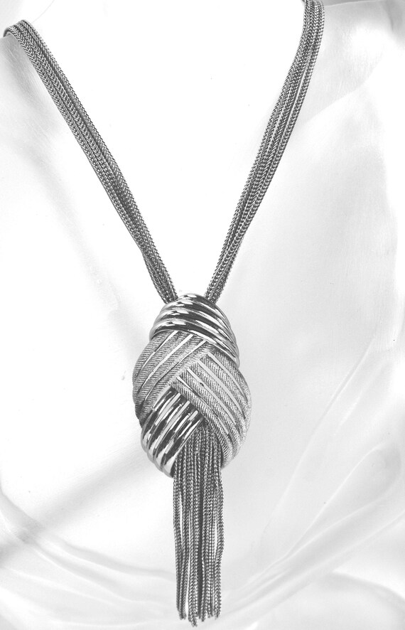 Collier Vintage Oslo En Métal Argenté Avec Pampilles - Ancien, Pendeloques, Occasion
