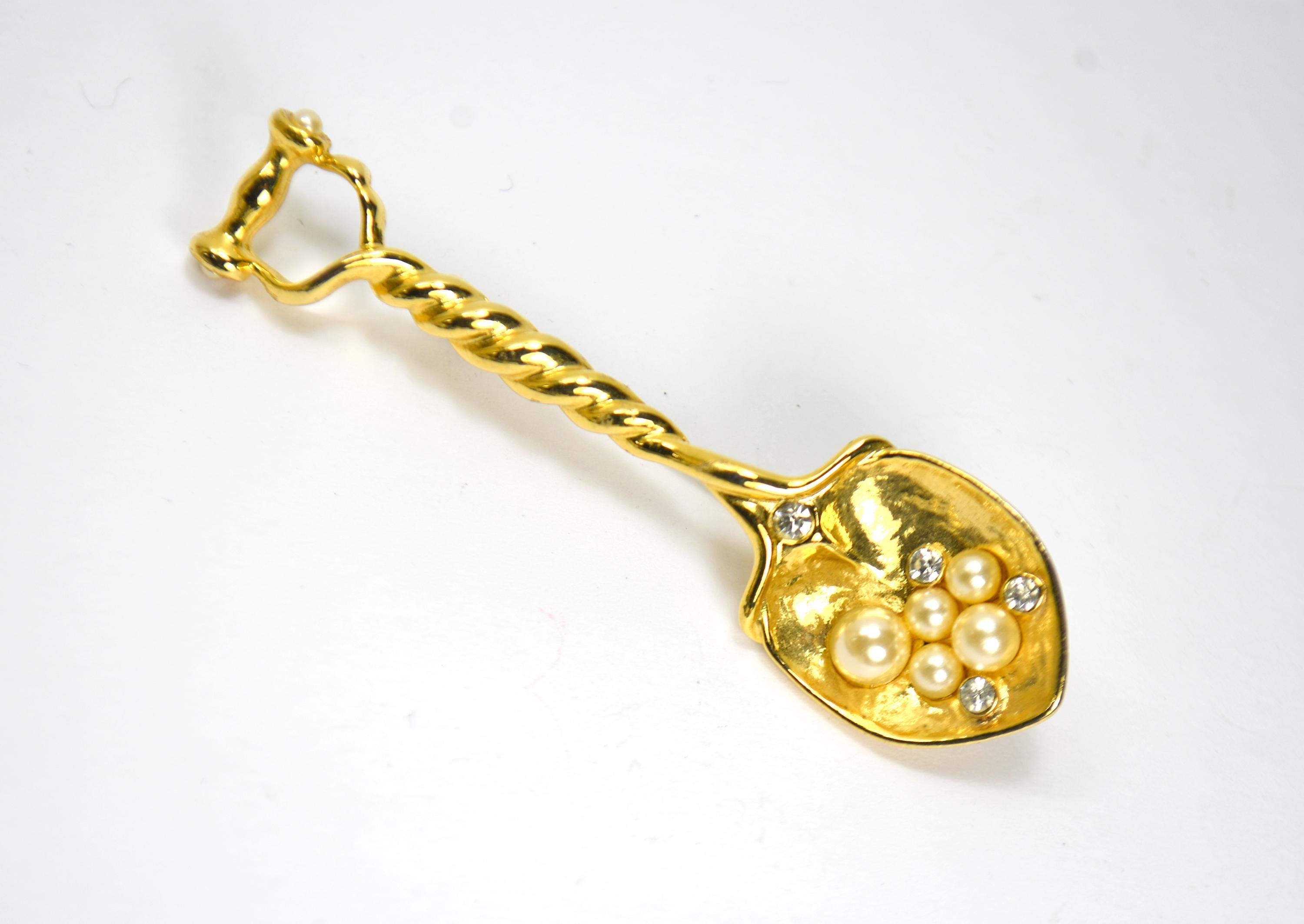 Vintage Snow Shovel Brooch Pin, Gardener Jewelry