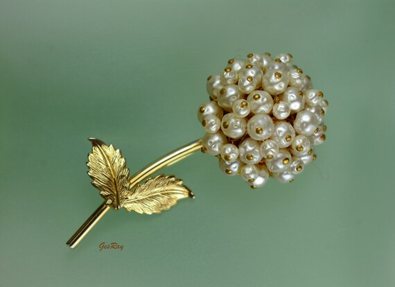 Faux Cluster Baroque Pearl Flower Brooch Pin Miri… - image 3