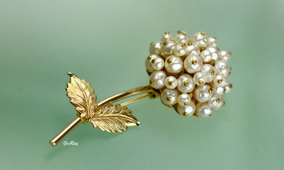 Faux Cluster Baroque Pearl Flower Brooch Pin Miri… - image 6